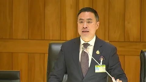 “เอกนัฏ” ปูดกลางสภาฯ ถูกตั้งค่าหัว 300 ล้าน ลั่นไม่กลัว รักษาประโยชน์ส่วนรวม