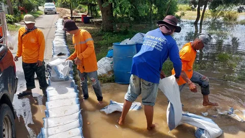 กรมทางหลวง เฝ้าระวังสถานการณ์น้ำ พร้อมเข้าช่วยเหลือผู้ประสบภัยทันที