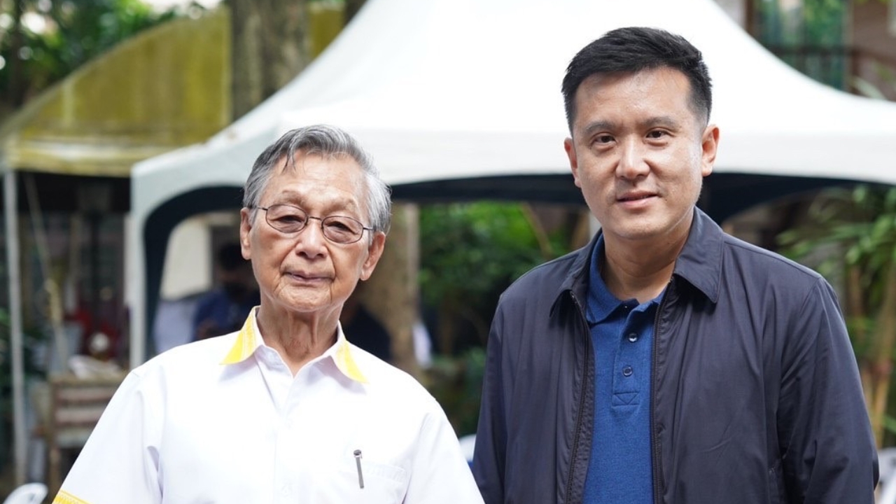 “ชวน” ขอ “ชัยวุฒิ” รักษาความซื่อสัตย์สุจริตไว้ หลังเข้าคารวะขณะเยือนตรัง 
